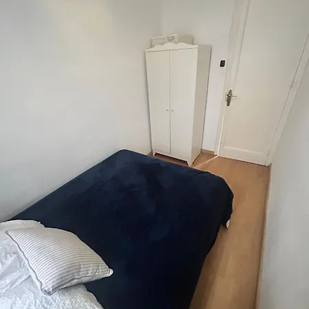 Private In Shared Хостел Барселона